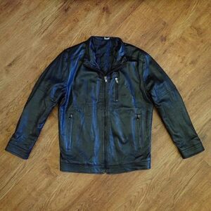 Size 12/14 Vera Pelle Cropped Black Leather Jacket NOS