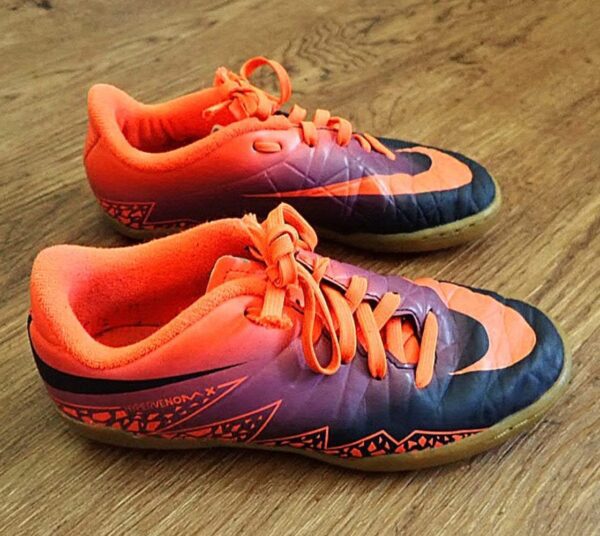 EU32 / UK013.5 / 20cm Nike Junior Hypervenom Futsal Shoes EUC - Image 2