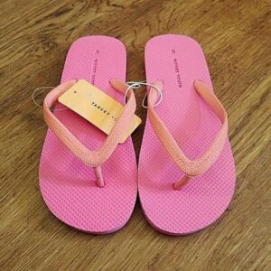 EU36 / UK3 / 22cm Target Youth Thongs NWT