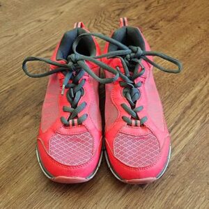 EU37 / UK4 / 23cm Crane Pink Lace-Up Sneakers EUC