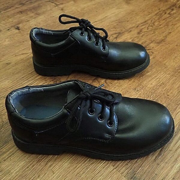 EU38 / UK5 / 24cm Urban Supply Boys Lace-Up School Shoes GUC - Image 2