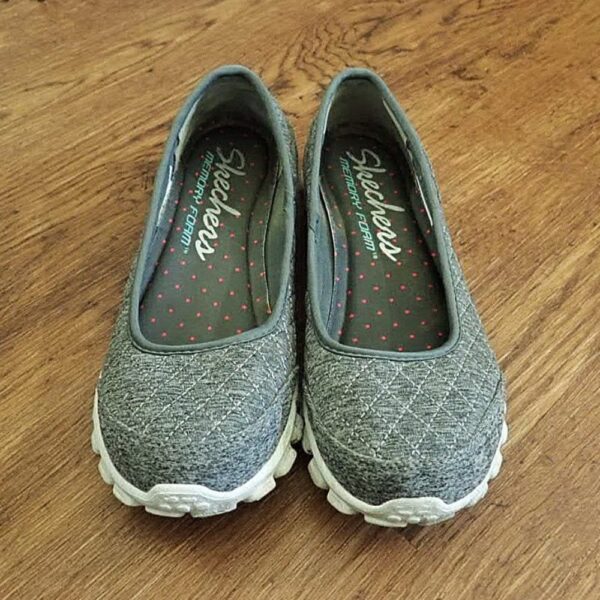 EU38 / UK5 / 25cm Skechers Slip-On Casual Shoes EUC