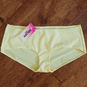 Size 12/14 (Ladies 10) Lemon-Coloured Kayser Trunks NWT