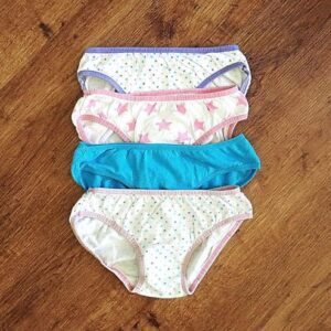 Size 3/4 Unbranded Multicoloured Briefs (x4) GUC