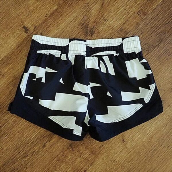 Size 5 Under Armour Black & White Sports Shorts EUC - Image 2