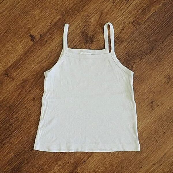 Size 6/8 Unbranded White Singlet EUC