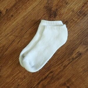 Size 09/012 (4/6yrs) Thick & Soft White Ankle Socks EUC