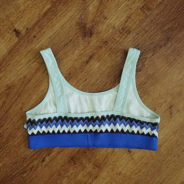 Size 10/12 Unbranded Blue & White Pullover Crop EUC - Image 2