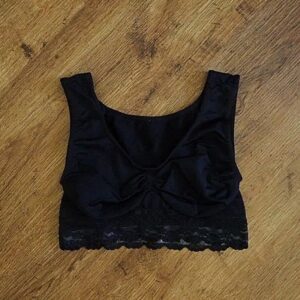 Size 10/12 Unbranded Black Pullover Crop NWOT