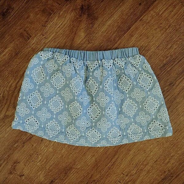 Size 2 Target Lined Embroidered Skirt EUC - Image 2