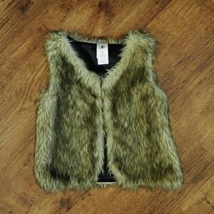 Size 3 H&T Faux Fur Vest EUC