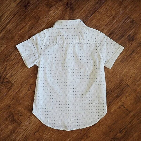 Size 4 H&T White & Navy Diamond-Patterned Short Sleeve Shirt EUC - Image 2