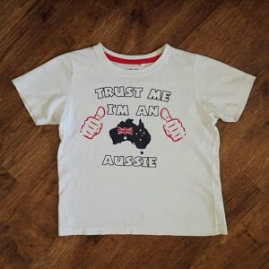 Size 4 Wave Zone 'Trust Me I'm an Aussie' Tee EUC