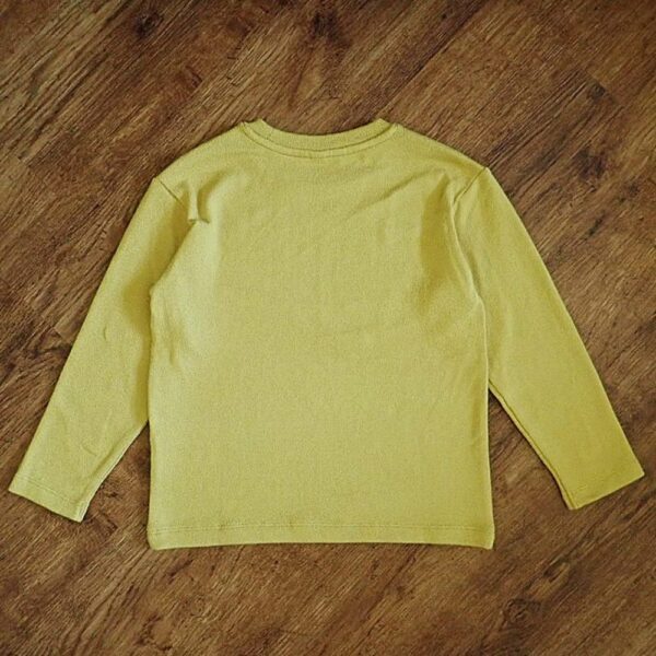 Size 5/6 Uniqlo Kids Lightweight Mustard Coloured Pullover NWOT - Image 2