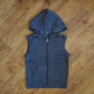 Size 5 Kids & Co Grey Marled Sleeveless Hoodie EUC