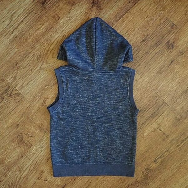 Size 5 Kids & Co Grey Marled Sleeveless Hoodie EUC - Image 2