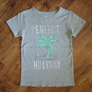 Size 5 Kids & Co Grey Marled 'Perfect Holiday' Tee EUC