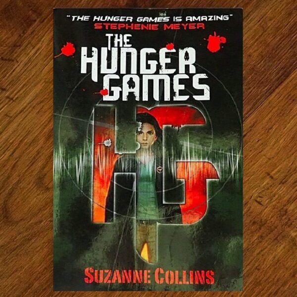 The Hunger Games (Suzanne Collins) Junior Novel EUC